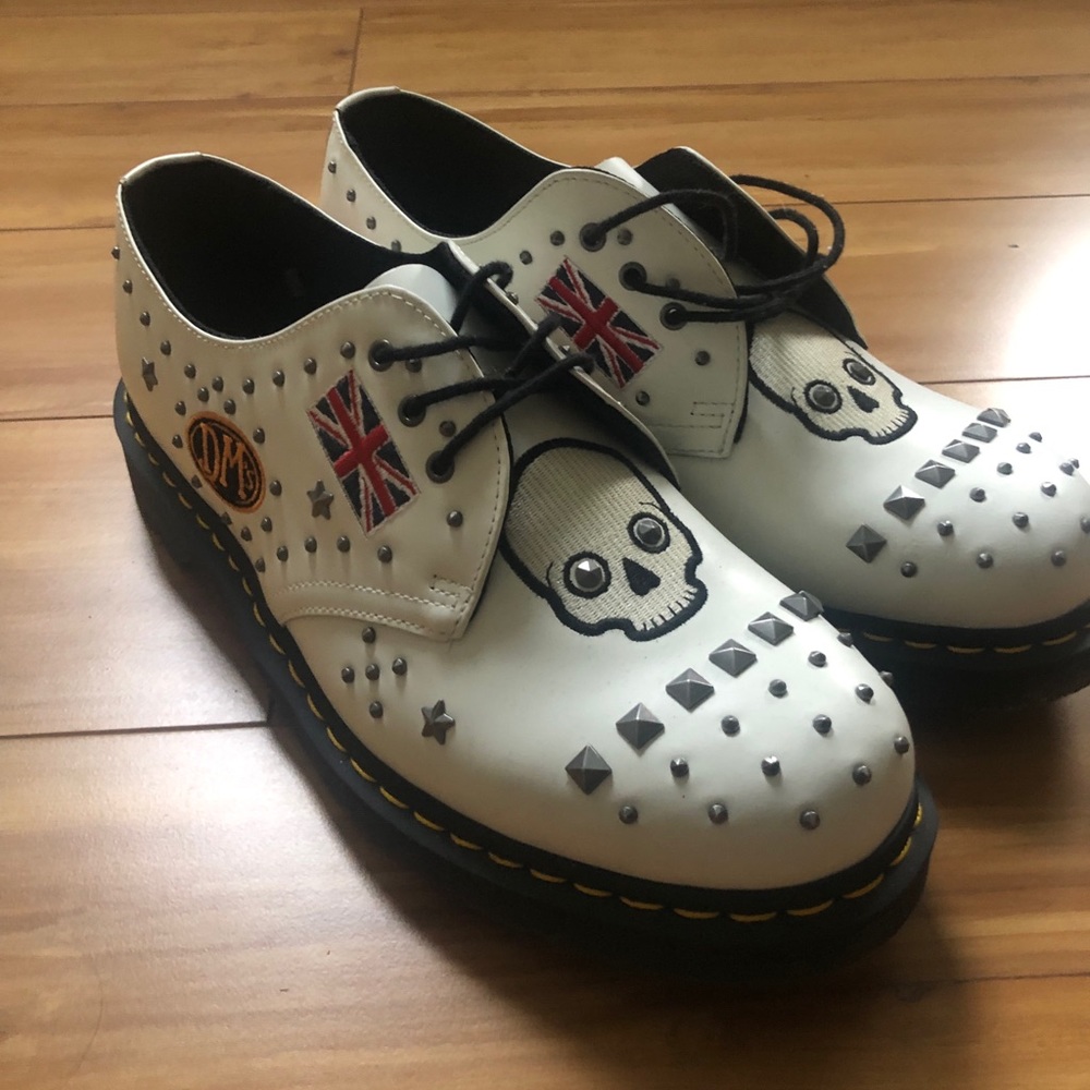 BRAND NEW Limited Edition Dr Martens Rockabilly